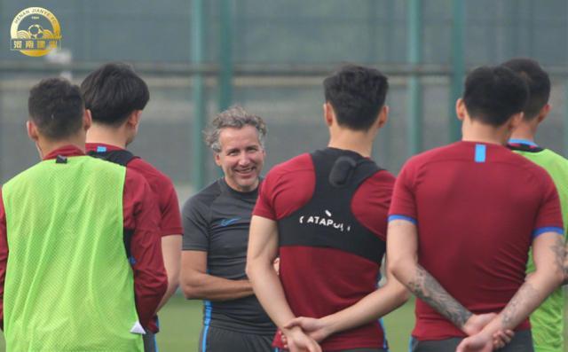 世界赛注册-豫媒：建业仍负责俱乐部运营 “双主场”半赛季轮换